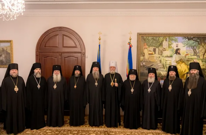 Romanian and Moldovan Orthodox Christians in conflict