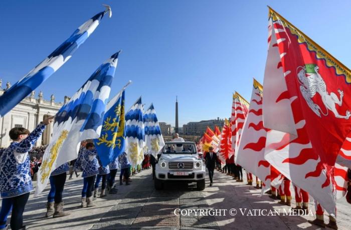 Pope: Everyone should commit to making work stable and dignified