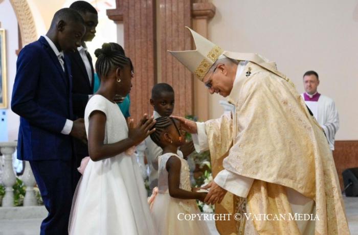 Pope tells Equatoguineans 'to follow in the footsteps of the missionaries'