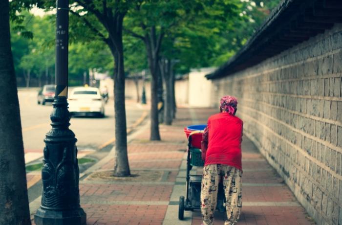 Seoul fights isolation by expanding services for people living alone