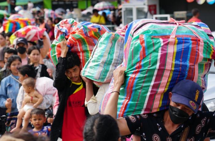 Remittances plummet after Cambodian workers return from Thailand