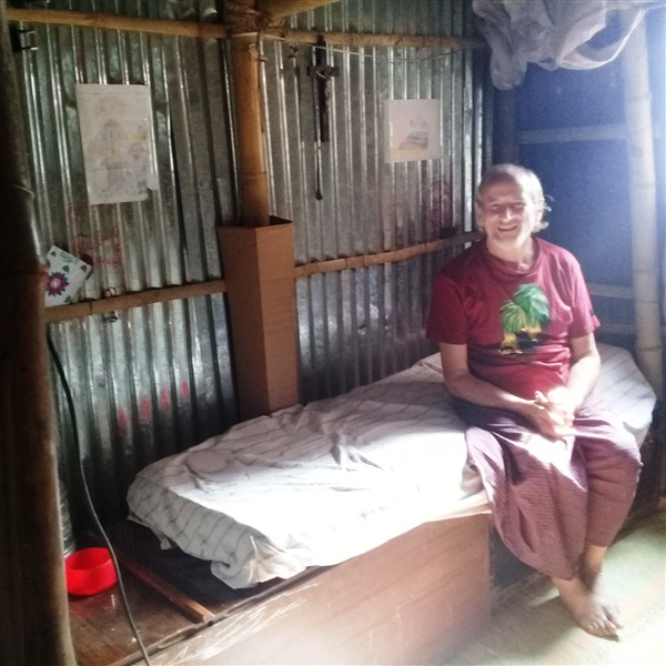 Fratel Lucio Beninati con i bambini di strada