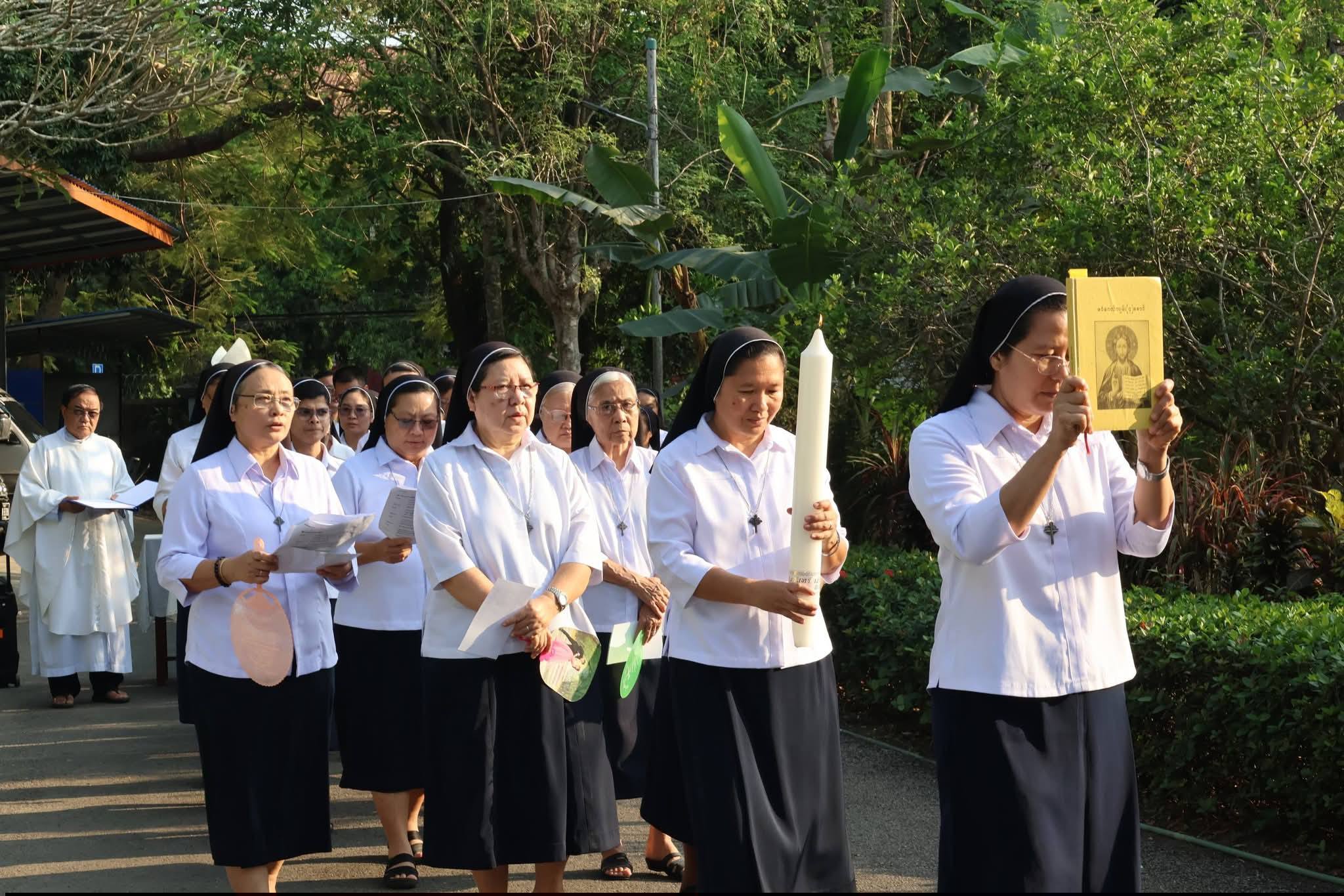 菲律賓超过960万信众参加马尼拉「黑耶稣节」