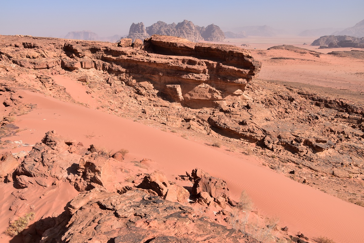 Wadi Rum: Dưới lòng sa mạc của những huyền thoại, một ngôi làng 9.500 năm tuổi được phát lộ